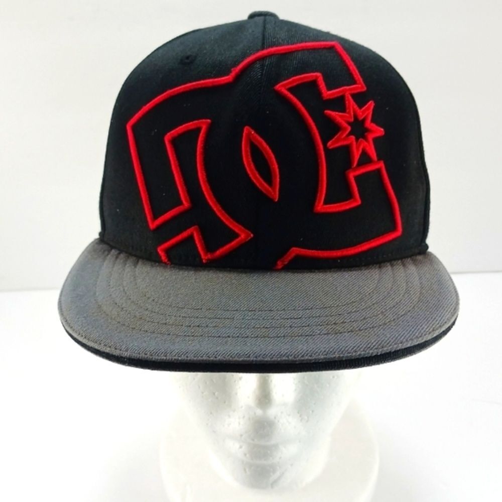DC Shoes Flexfit Kids Skateboard Cap/Hat Fitted Size 6-6.5 Black/Grey  Red Logo.
